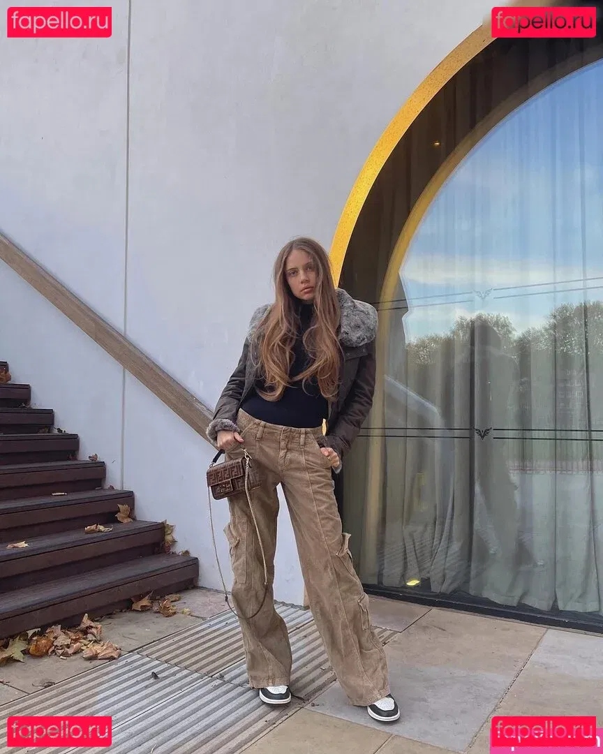 Xenia Tchoumitcheva Onlyfans Photo Gallery 