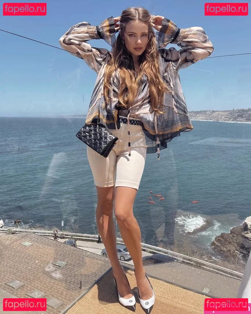 Xenia Tchoumitcheva Onlyfans Photo Gallery 