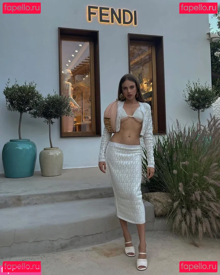 Xenia Tchoumitcheva Onlyfans Photo Gallery 