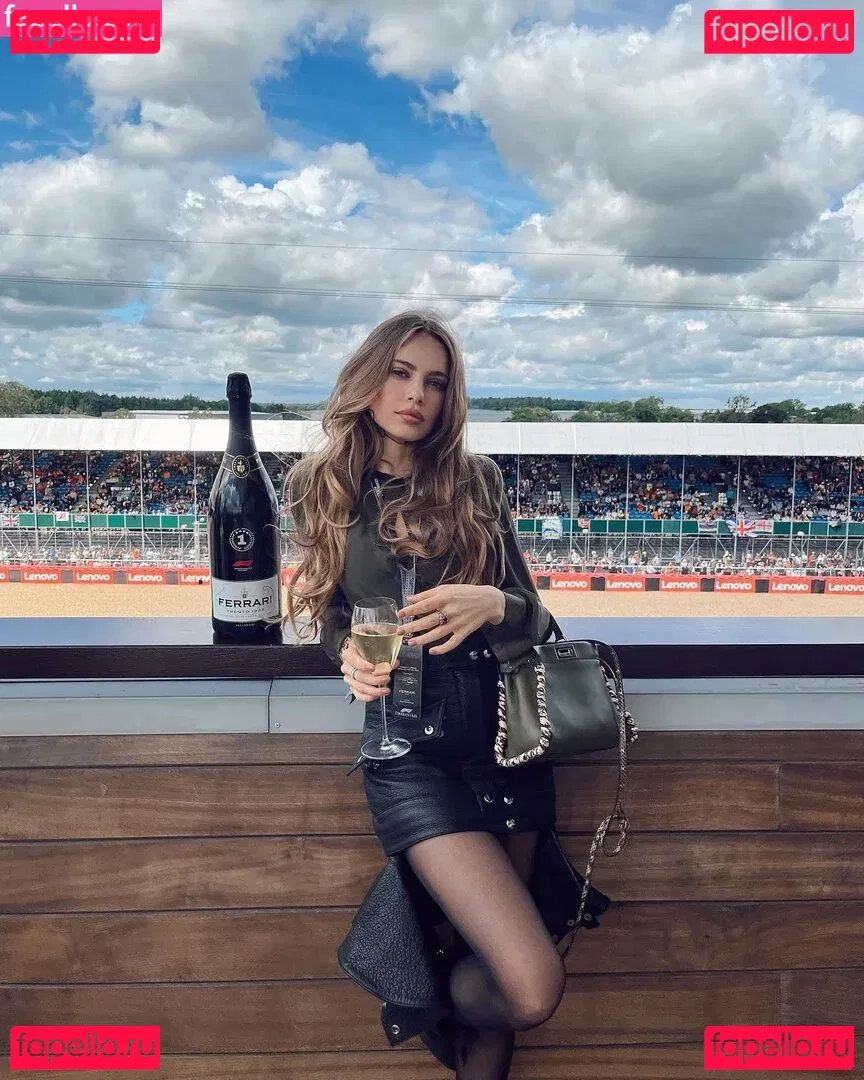 Xenia Tchoumitcheva Onlyfans Photo Gallery 