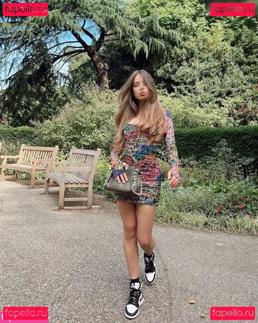 Xenia Tchoumitcheva Onlyfans Photo Gallery 