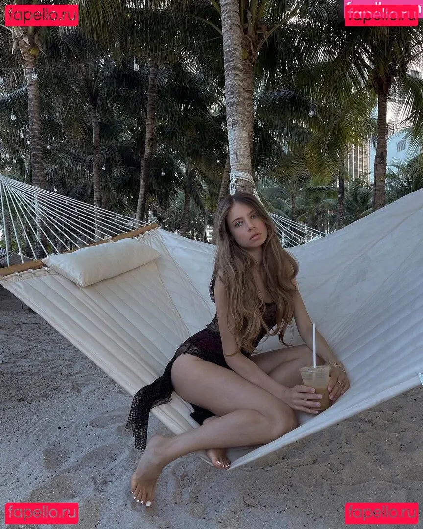 Xenia Tchoumitcheva Onlyfans Photo Gallery 