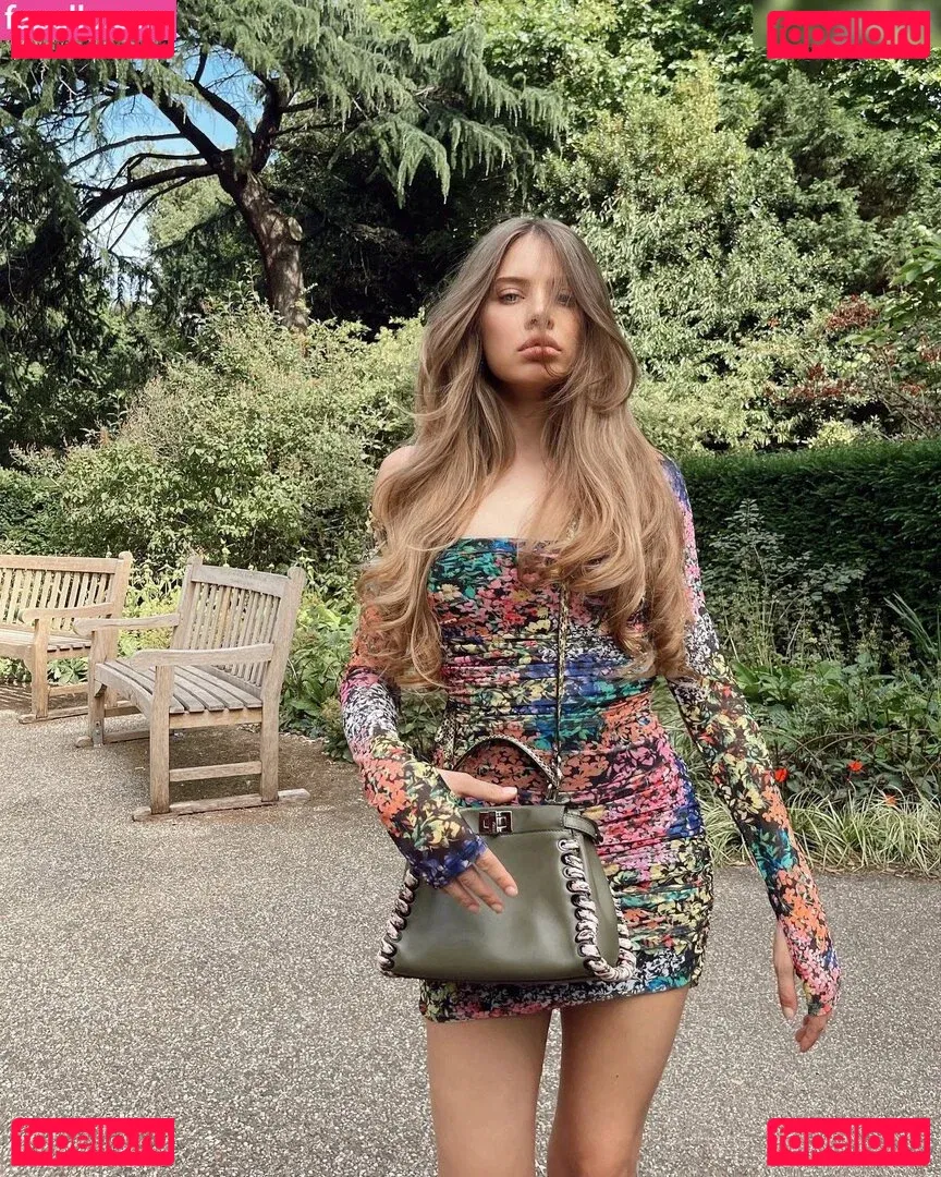 Xenia Tchoumitcheva Onlyfans Photo Gallery 