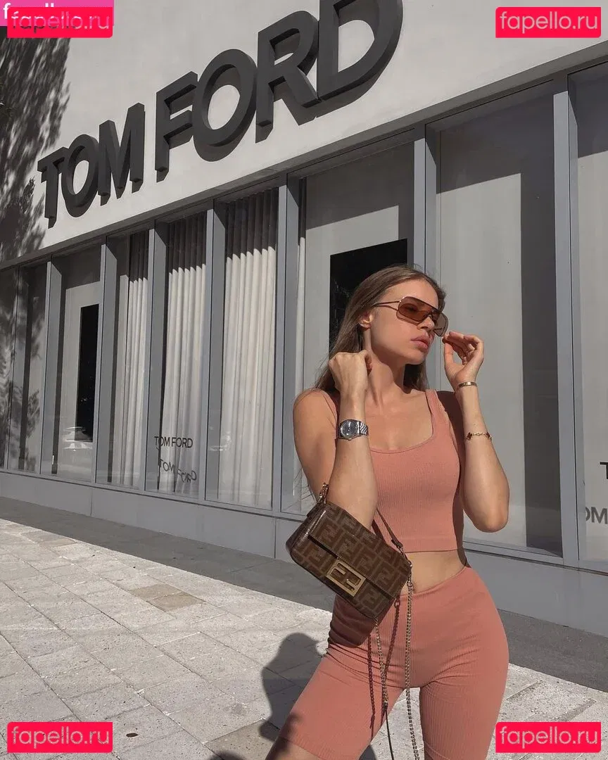 Xenia Tchoumitcheva Onlyfans Photo Gallery 