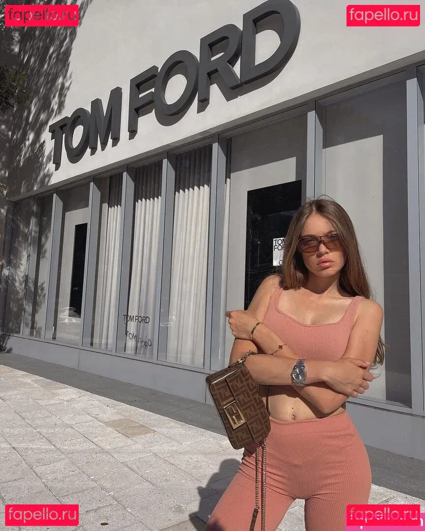 Xenia Tchoumitcheva Onlyfans Photo Gallery 