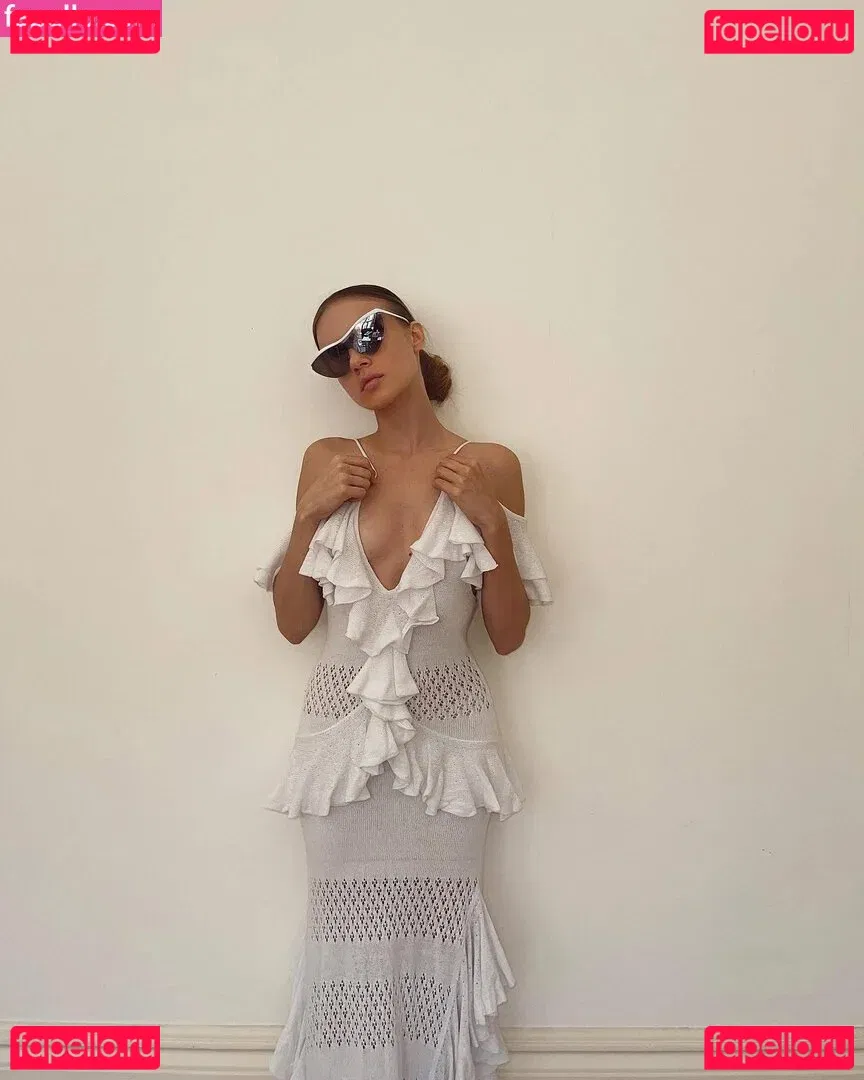 Xenia Tchoumitcheva Onlyfans Photo Gallery 