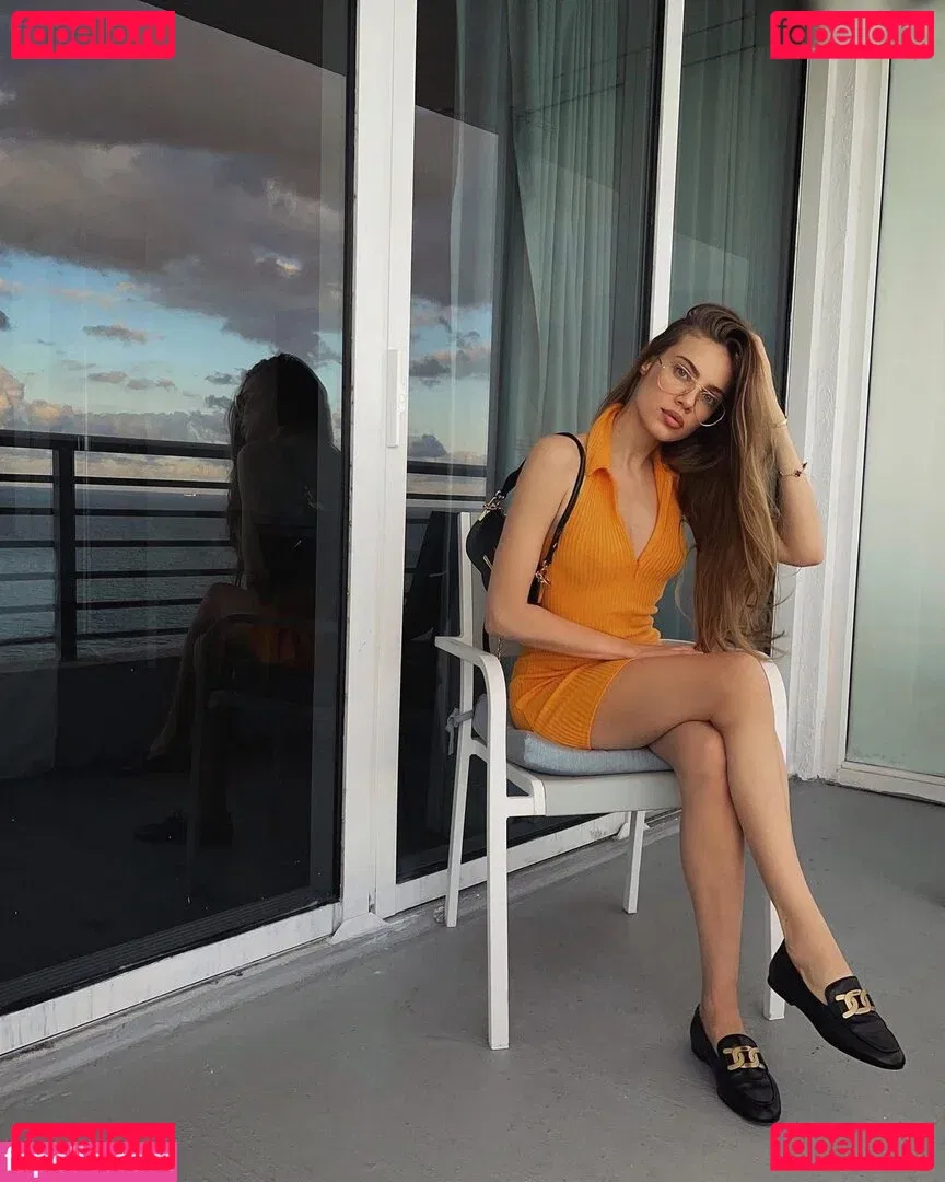 Xenia Tchoumitcheva Onlyfans Photo Gallery 
