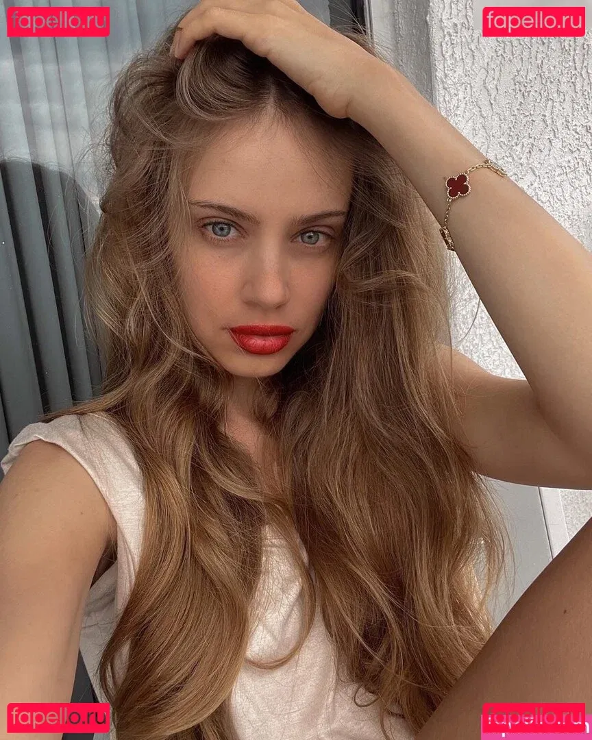 Xenia Tchoumitcheva Onlyfans Photo Gallery 