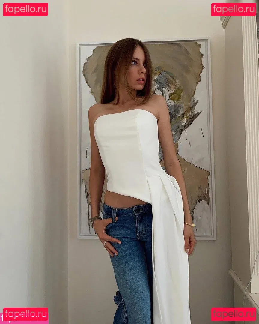 Xenia Tchoumitcheva Onlyfans Photo Gallery 