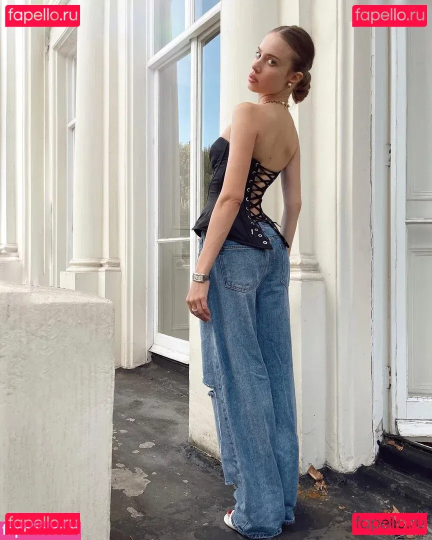 Xenia Tchoumitcheva Onlyfans Photo Gallery 