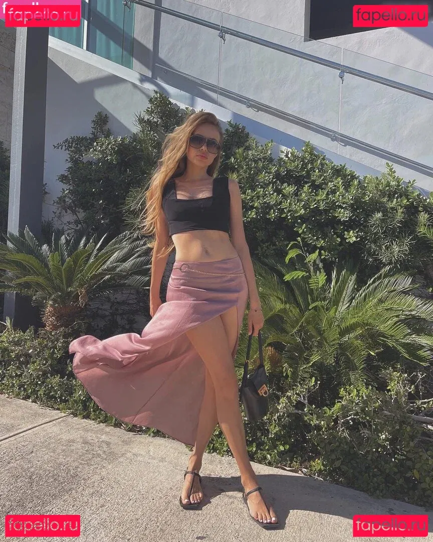 Xenia Tchoumitcheva Onlyfans Photo Gallery 