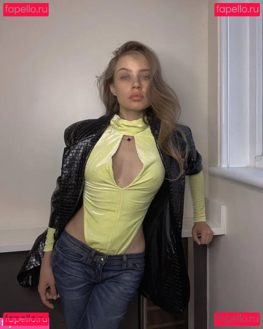 Xenia Tchoumitcheva Onlyfans Photo Gallery 