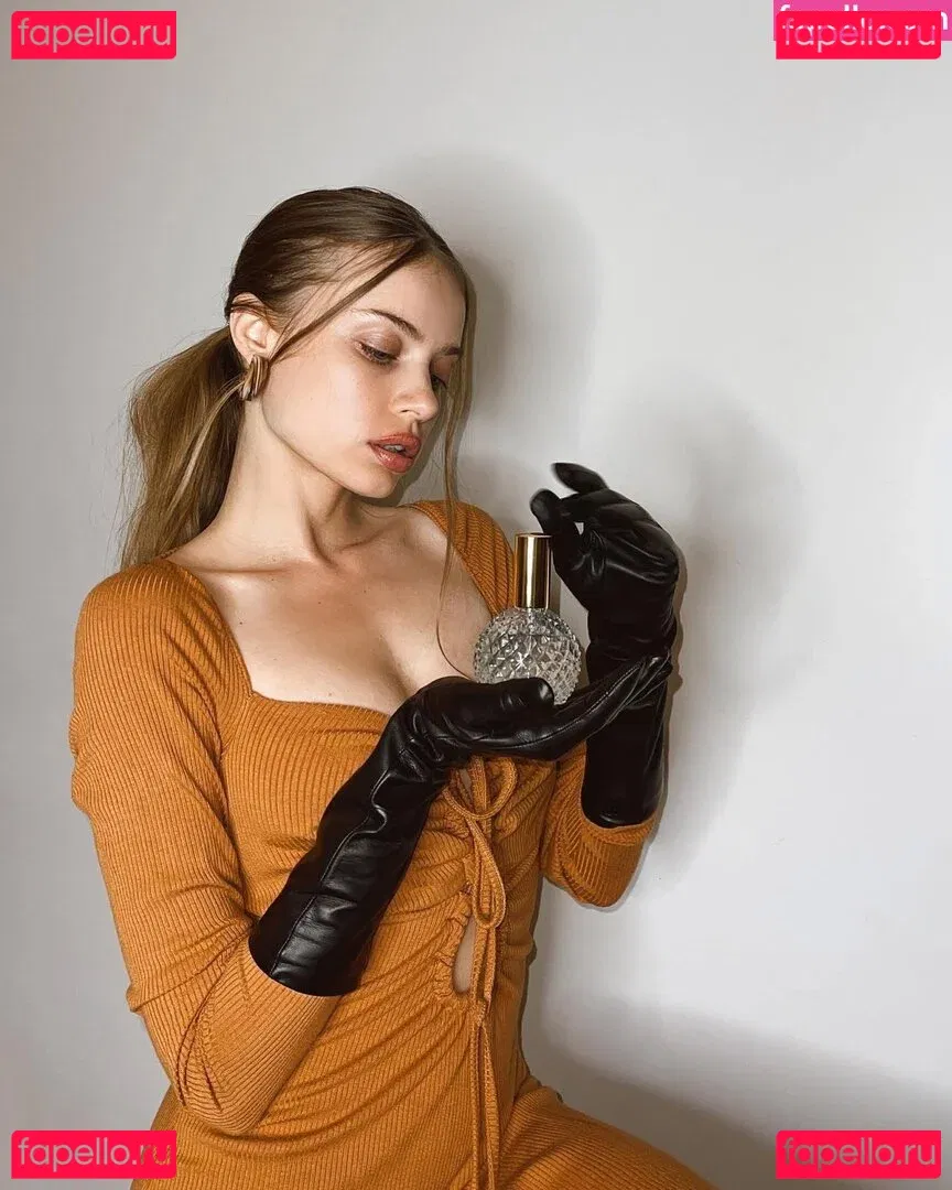 Xenia Tchoumitcheva Onlyfans Photo Gallery 