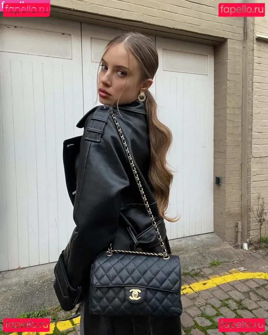 Xenia Tchoumitcheva Onlyfans Photo Gallery 