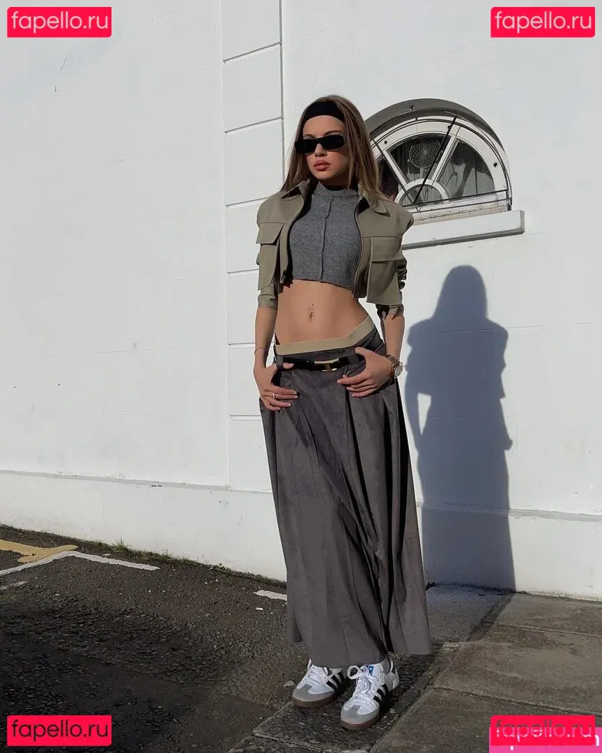 Xenia Tchoumitcheva Onlyfans Photo Gallery 