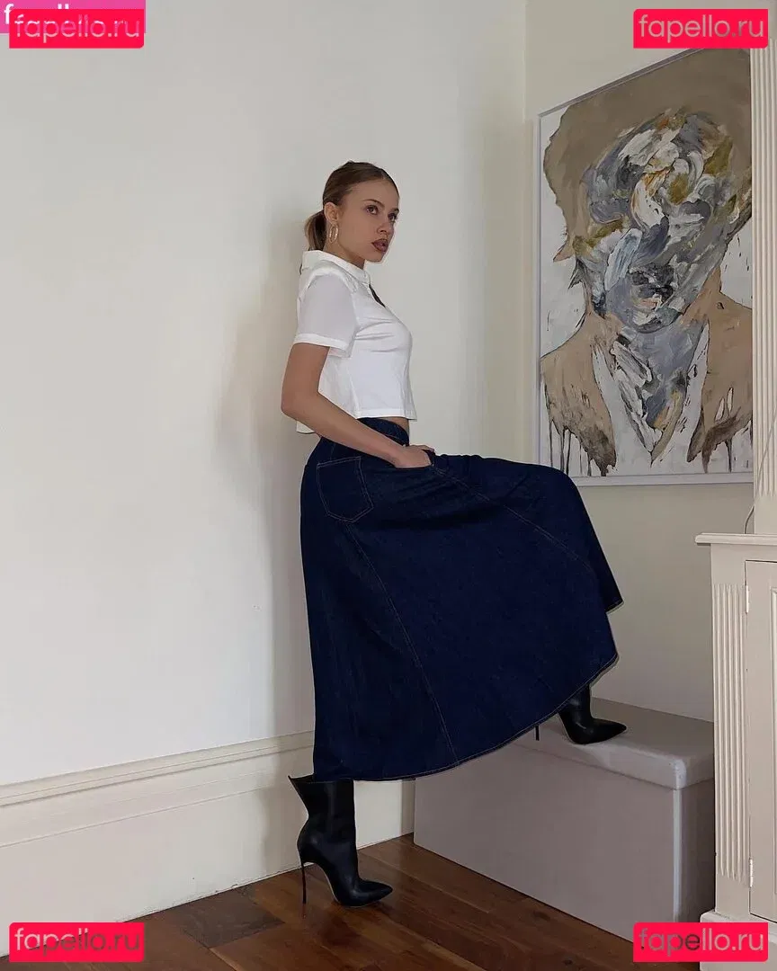 Xenia Tchoumitcheva Onlyfans Photo Gallery 