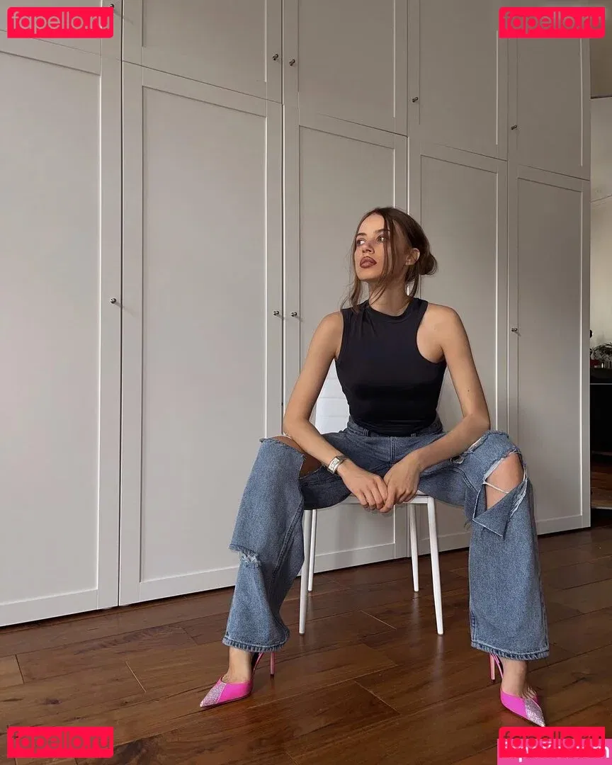 Xenia Tchoumitcheva Onlyfans Photo Gallery 