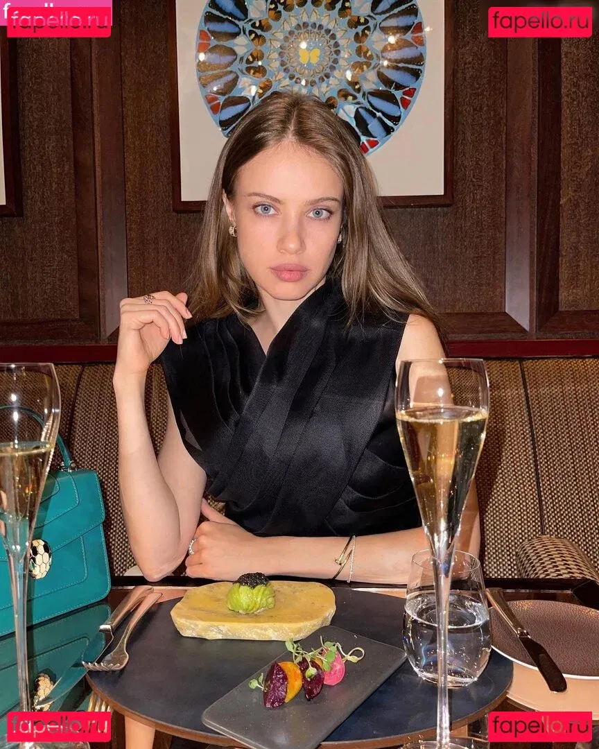 Xenia Tchoumitcheva Onlyfans Photo Gallery 