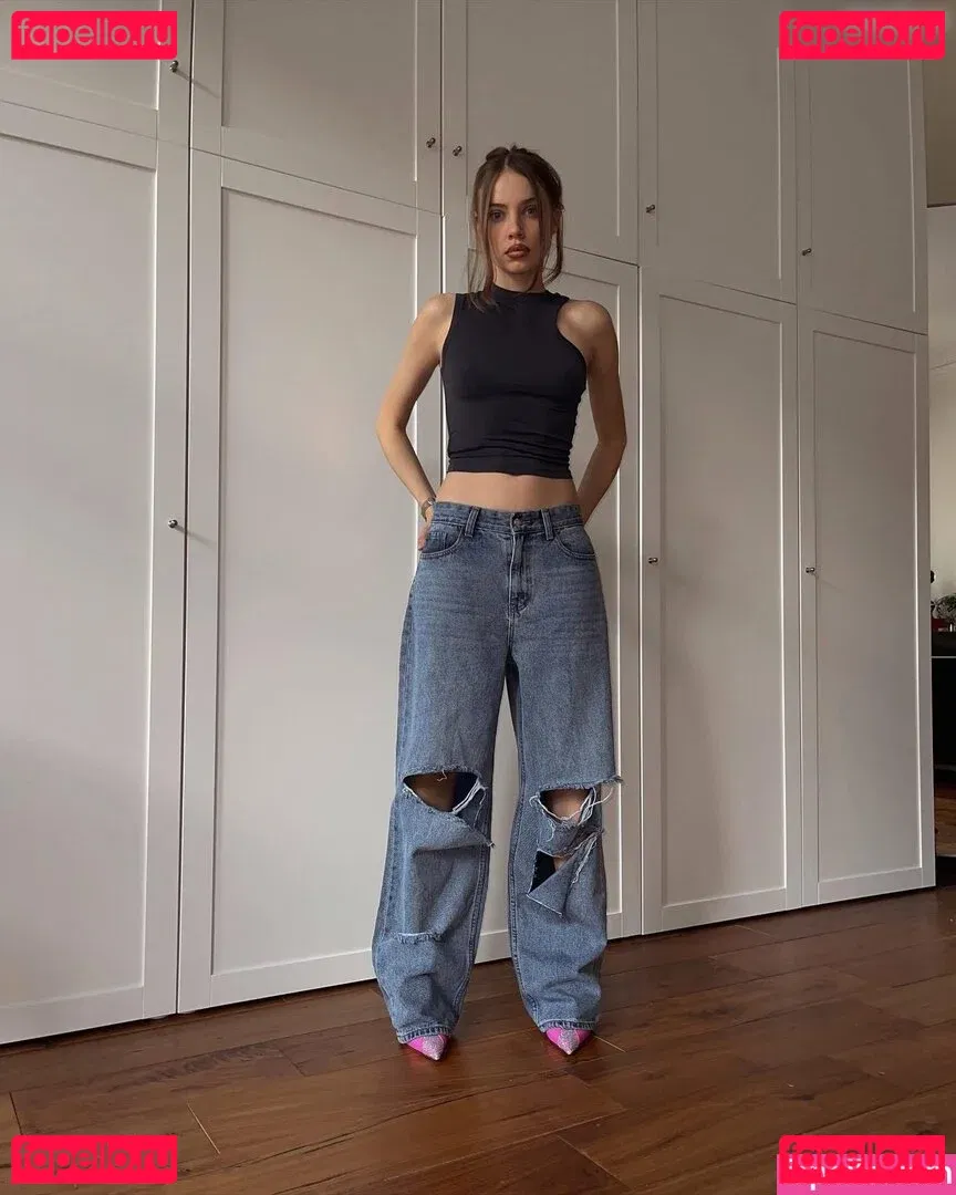 Xenia Tchoumitcheva Onlyfans Photo Gallery 