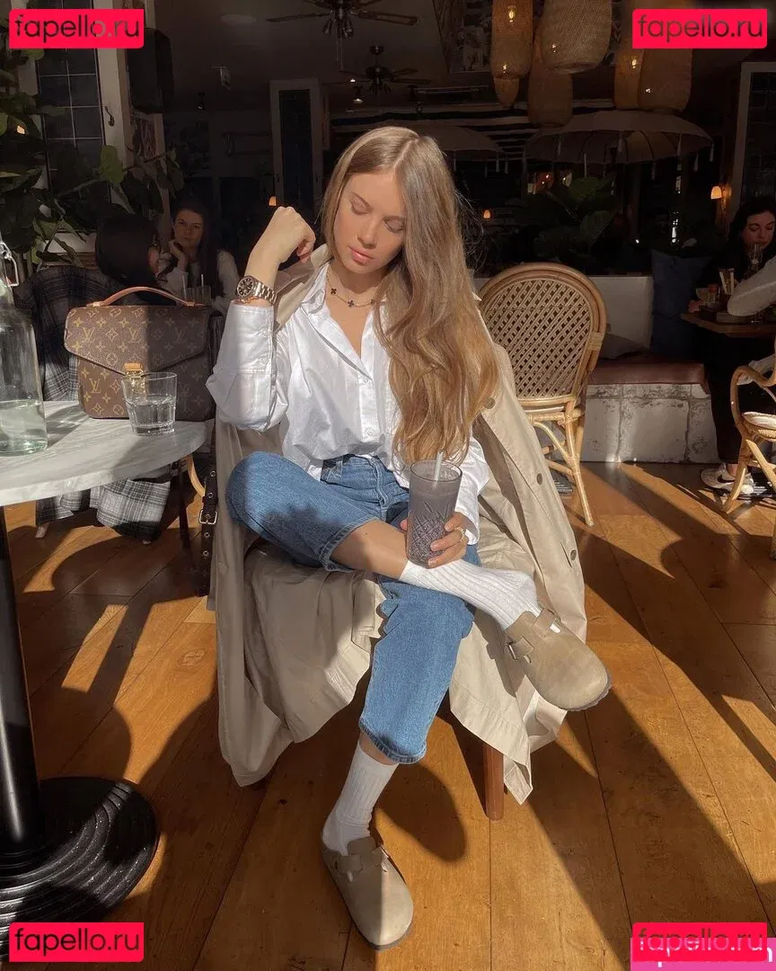 Xenia Tchoumitcheva Onlyfans Photo Gallery 