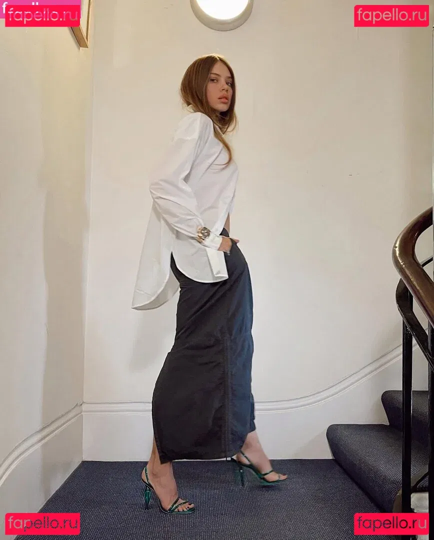 Xenia Tchoumitcheva Onlyfans Photo Gallery 