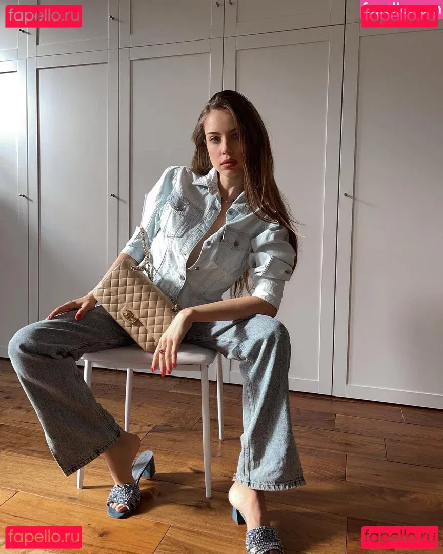 Xenia Tchoumitcheva Onlyfans Photo Gallery 