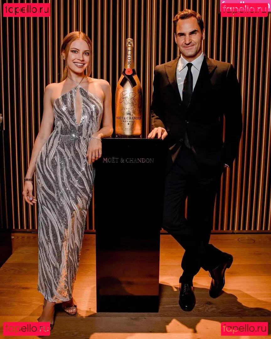 Xenia Tchoumitcheva Onlyfans Photo Gallery 