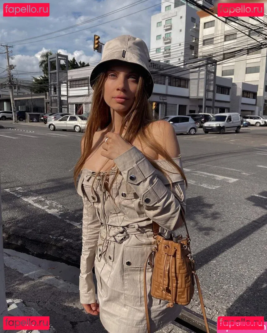 Xenia Tchoumitcheva Onlyfans Photo Gallery 