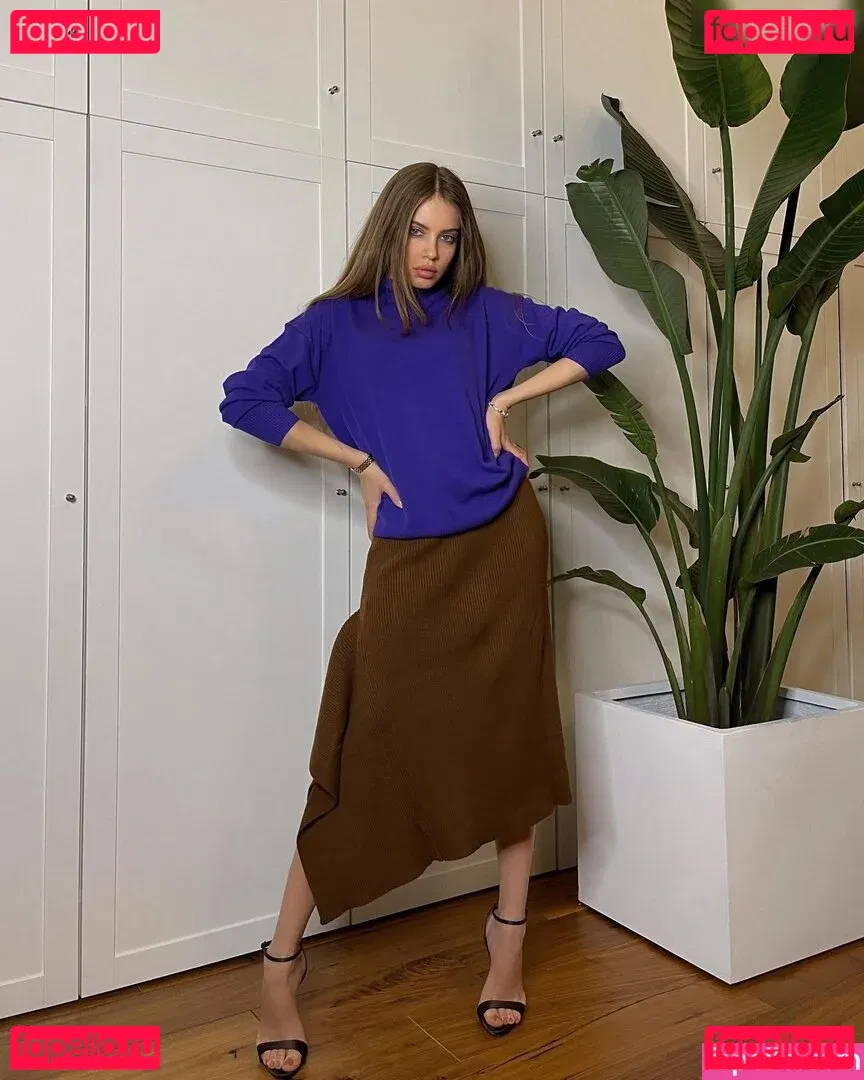 Xenia Tchoumitcheva Onlyfans Photo Gallery 