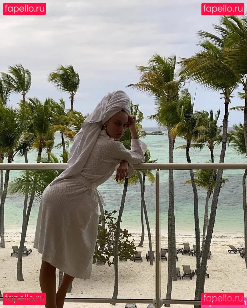 Xenia Tchoumitcheva Onlyfans Photo Gallery 