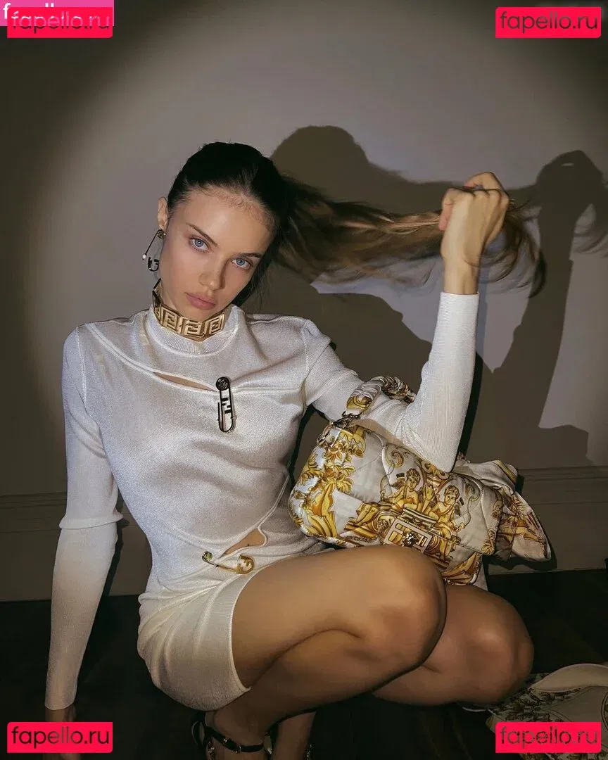 Xenia Tchoumitcheva Onlyfans Photo Gallery 