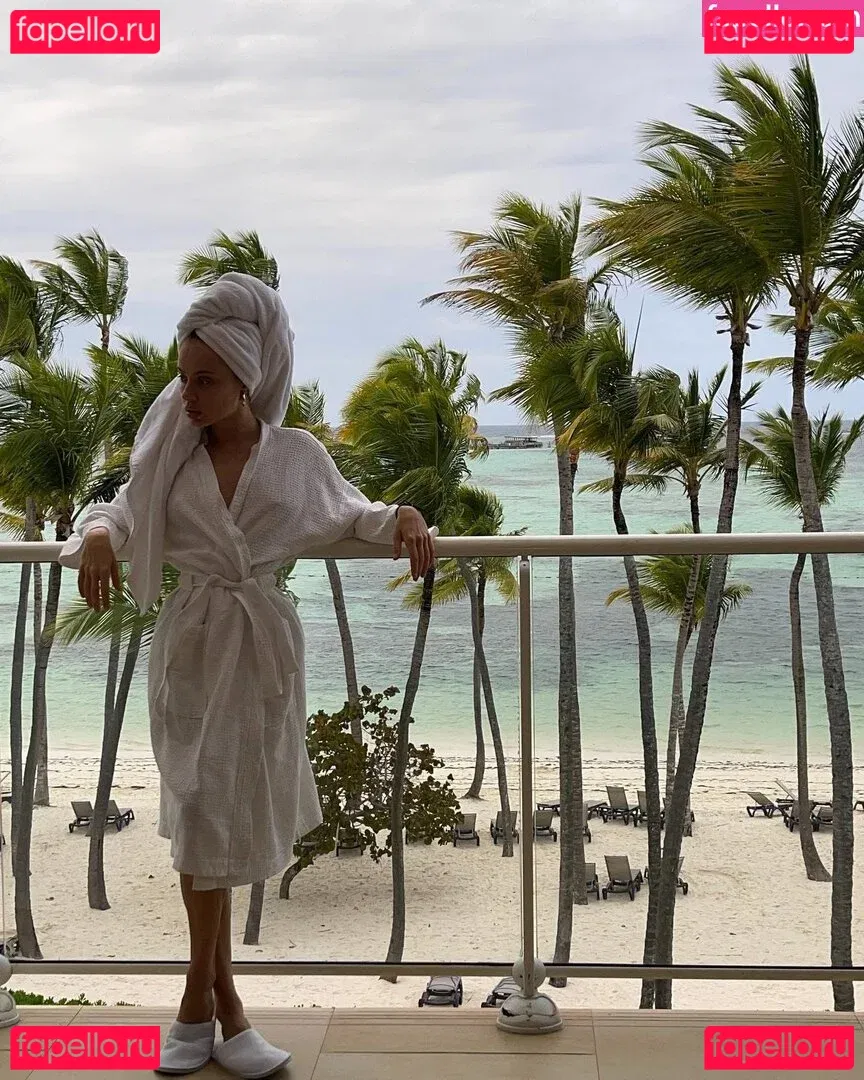 Xenia Tchoumitcheva Onlyfans Photo Gallery 