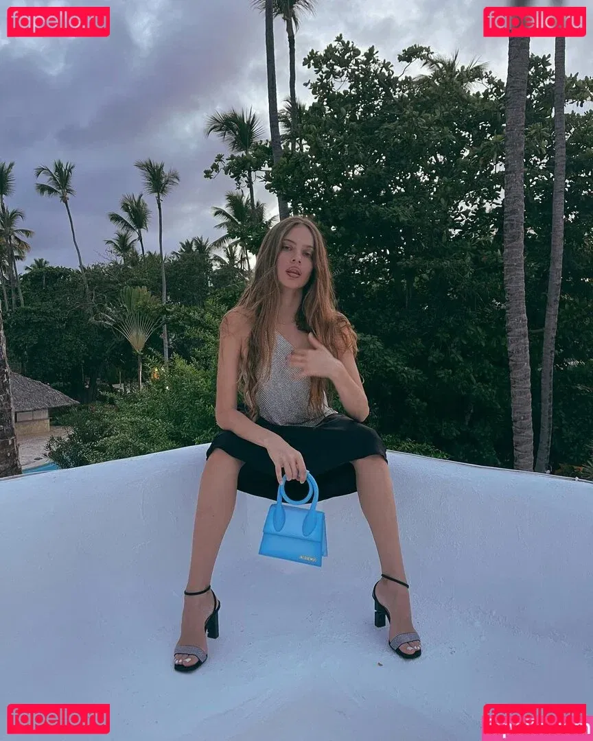 Xenia Tchoumitcheva Onlyfans Photo Gallery 