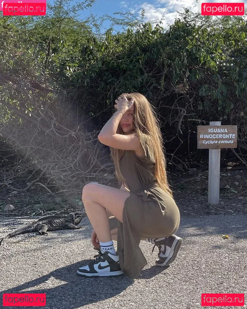 Xenia Tchoumitcheva Onlyfans Photo Gallery 