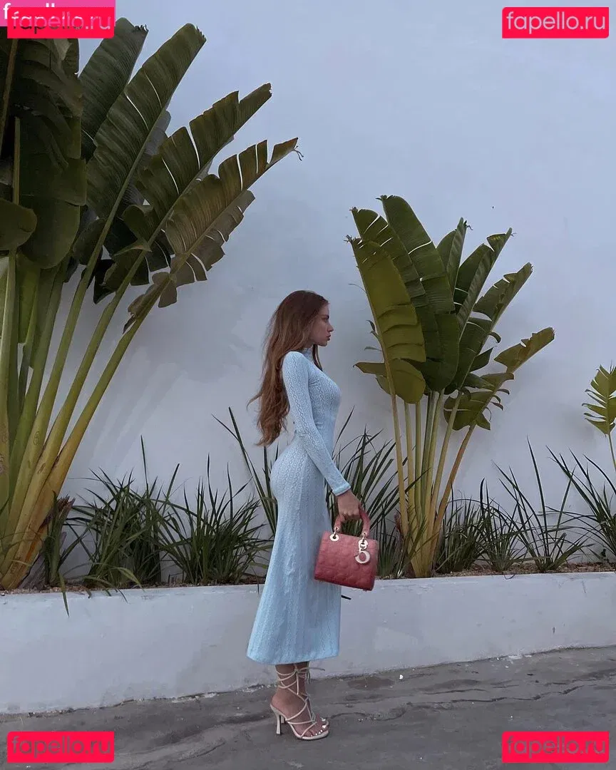 Xenia Tchoumitcheva Onlyfans Photo Gallery 