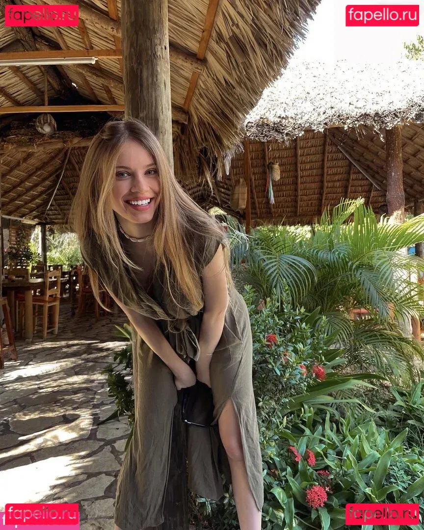 Xenia Tchoumitcheva Onlyfans Photo Gallery 