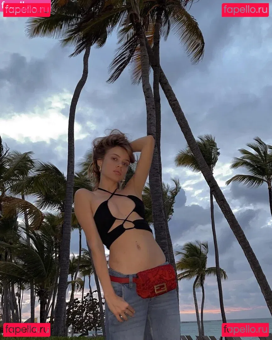 Xenia Tchoumitcheva Onlyfans Photo Gallery 