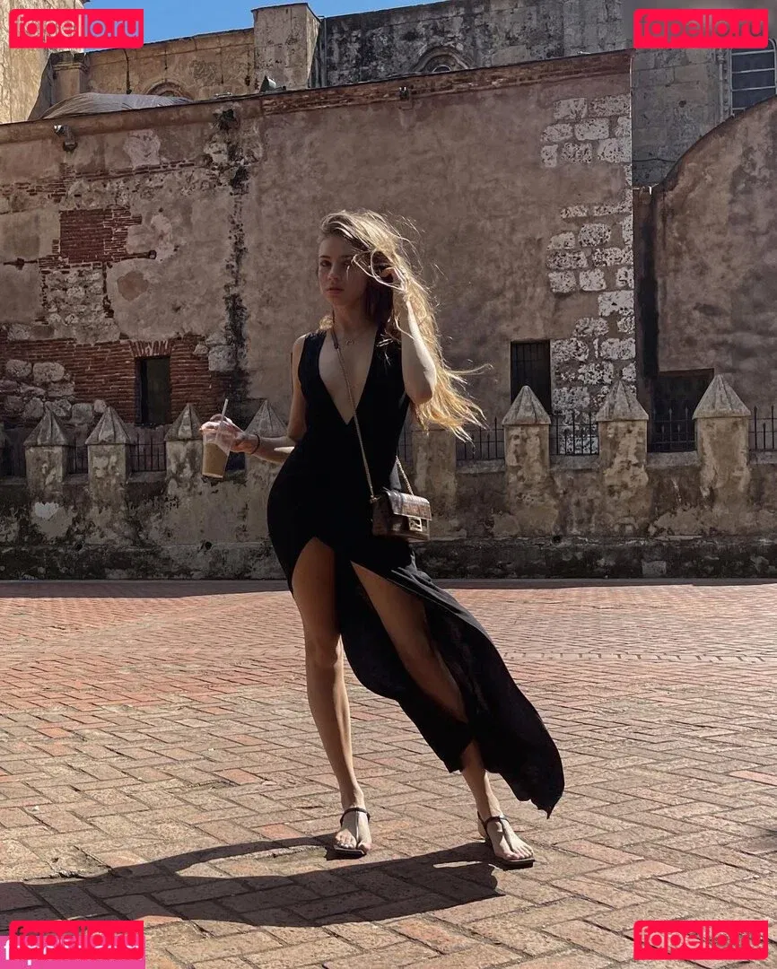 Xenia Tchoumitcheva Onlyfans Photo Gallery 