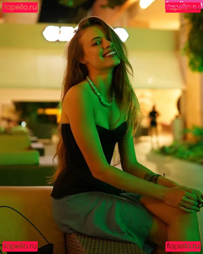 Xenia Tchoumitcheva Onlyfans Photo Gallery 