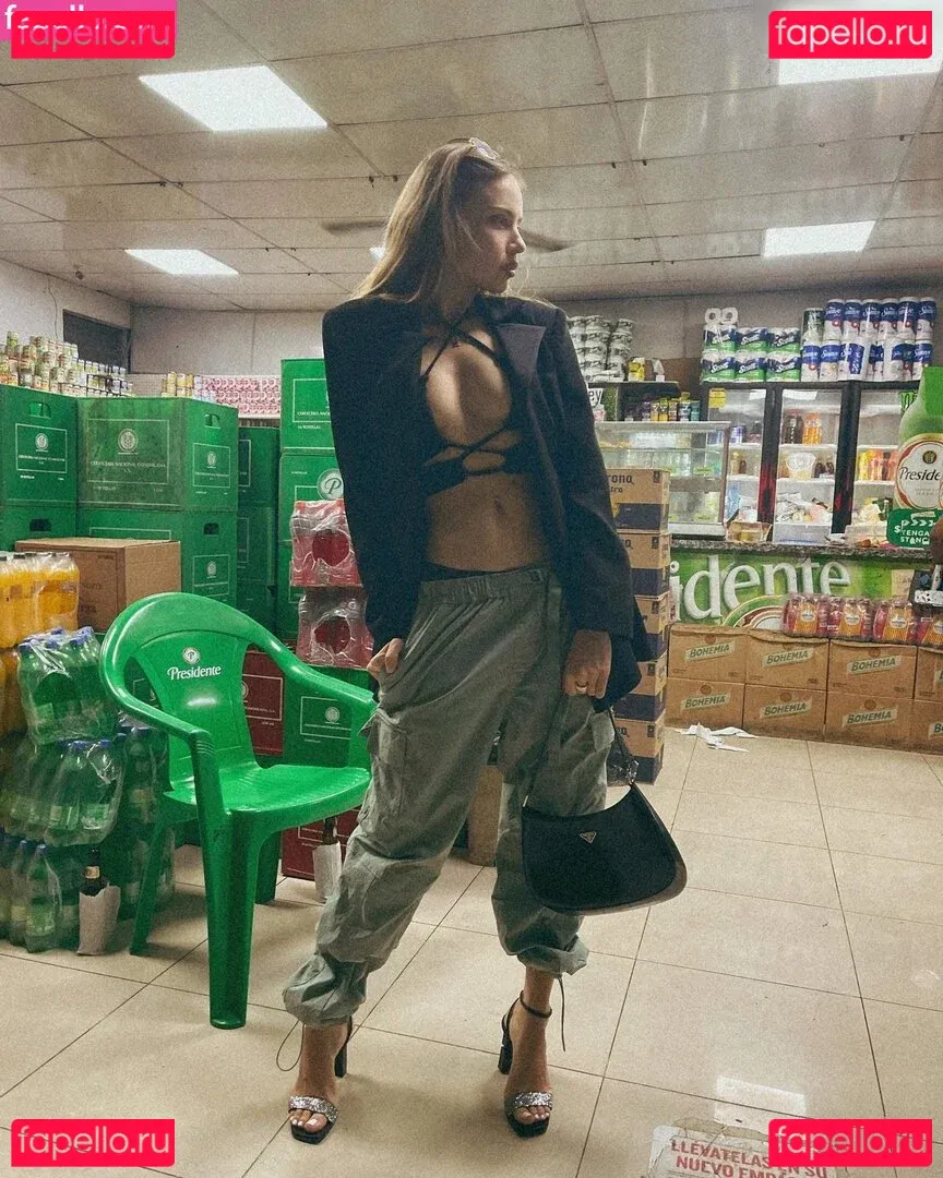 Xenia Tchoumitcheva Onlyfans Photo Gallery 