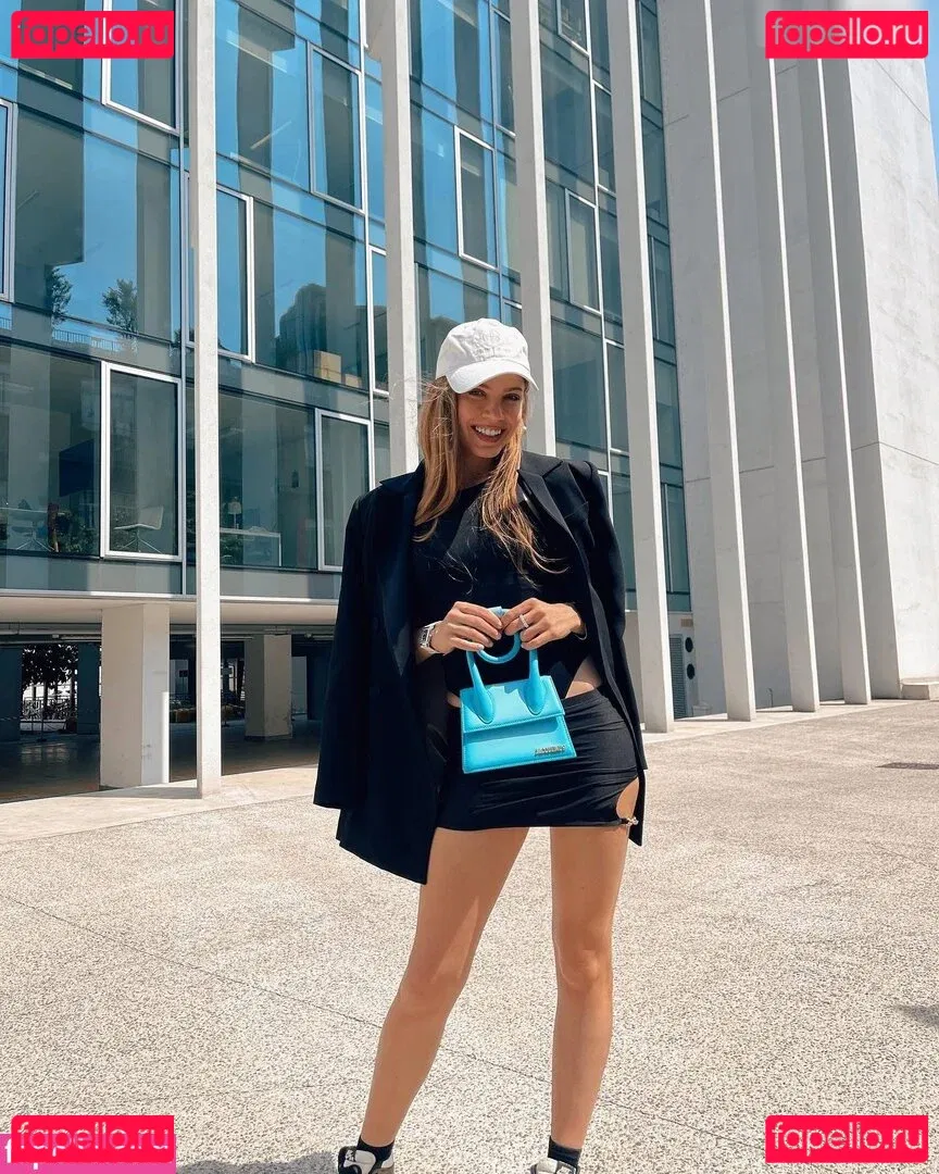 Xenia Tchoumitcheva Onlyfans Photo Gallery 