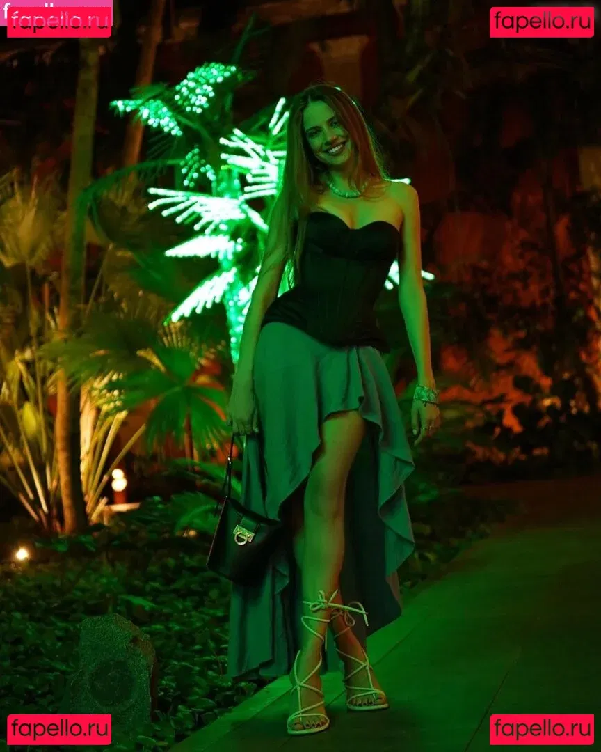 Xenia Tchoumitcheva Onlyfans Photo Gallery 