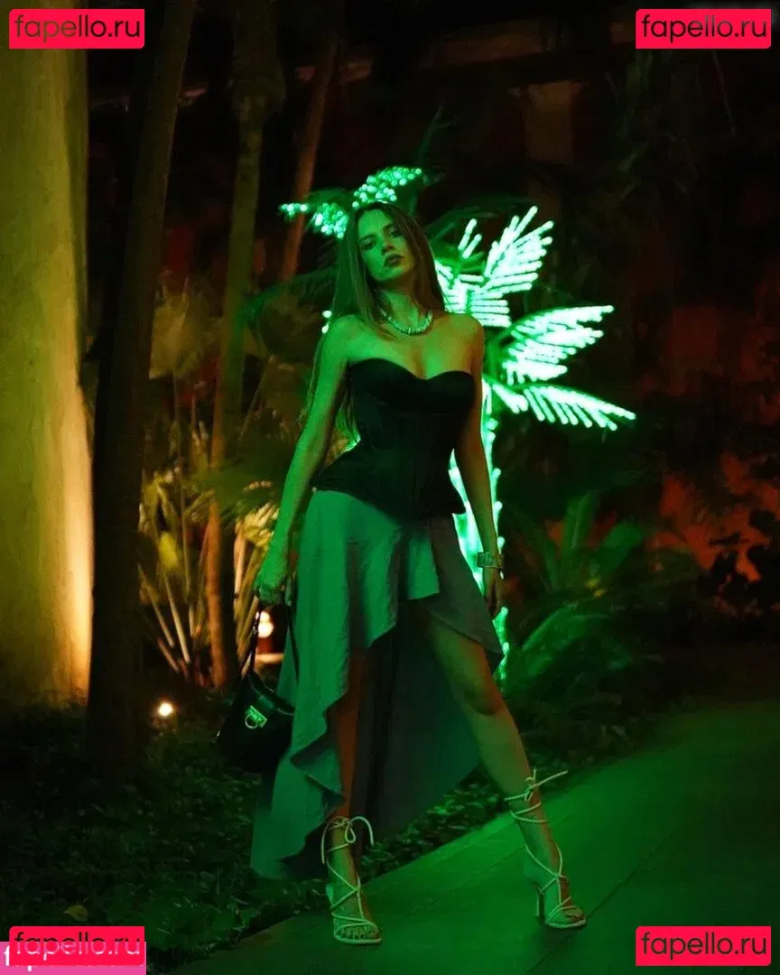 Xenia Tchoumitcheva Onlyfans Photo Gallery 