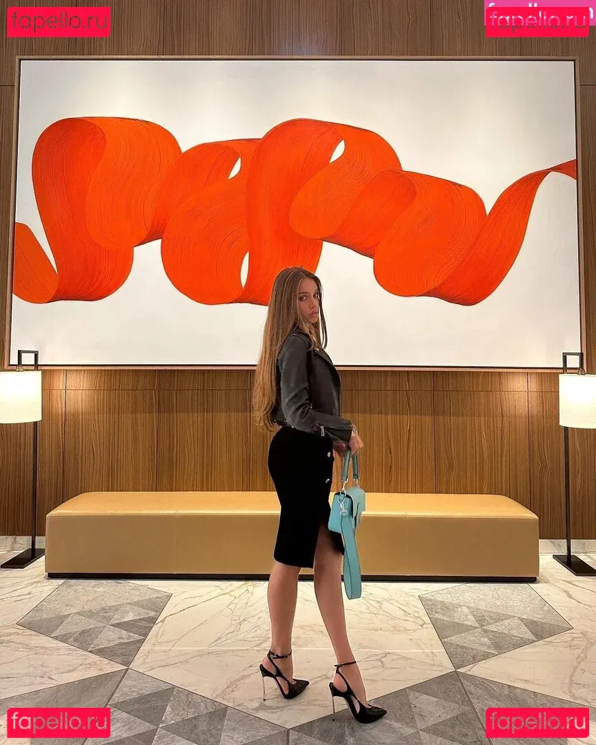 Xenia Tchoumitcheva Onlyfans Photo Gallery 