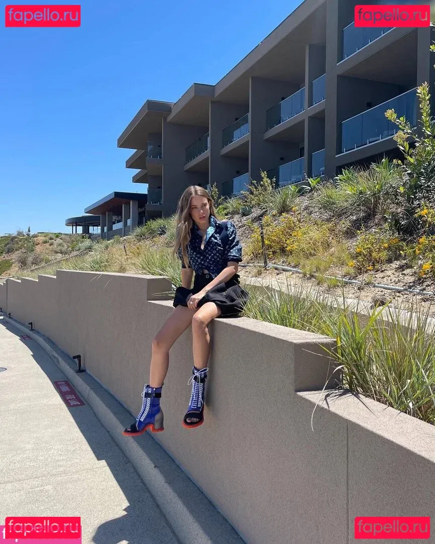 Xenia Tchoumitcheva Onlyfans Photo Gallery 