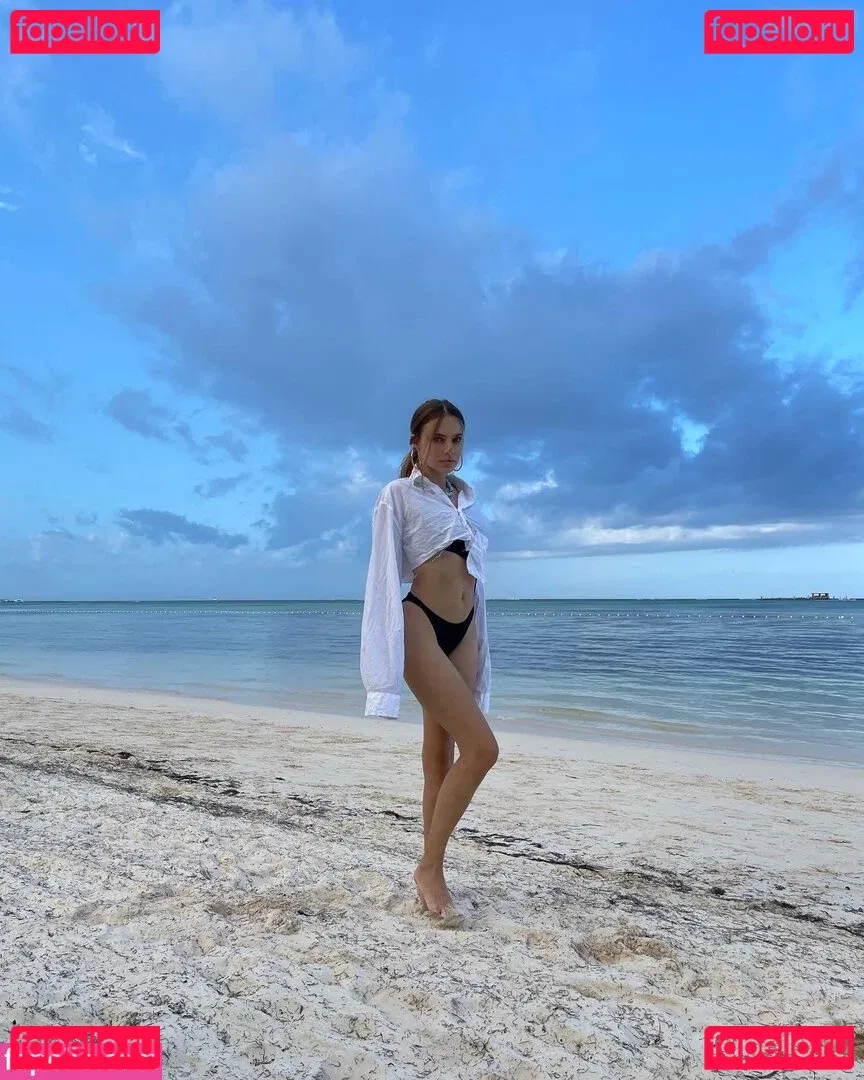 Xenia Tchoumitcheva Onlyfans Photo Gallery 