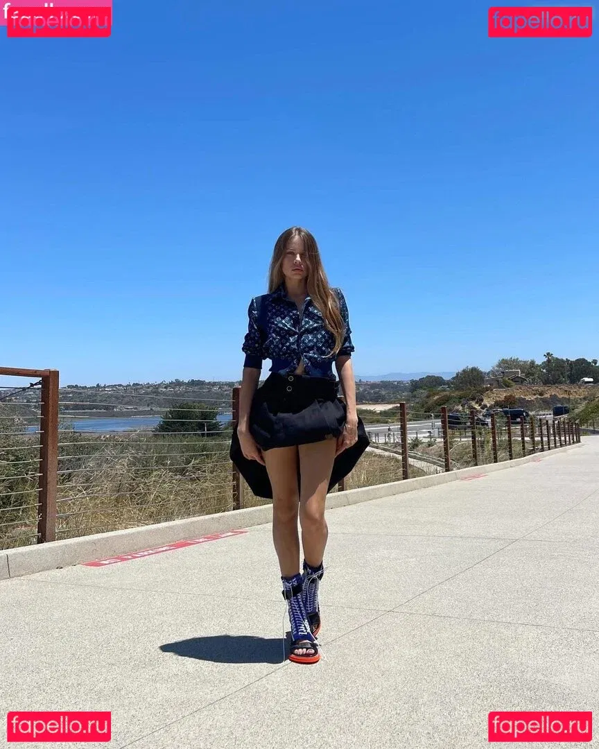 Xenia Tchoumitcheva Onlyfans Photo Gallery 