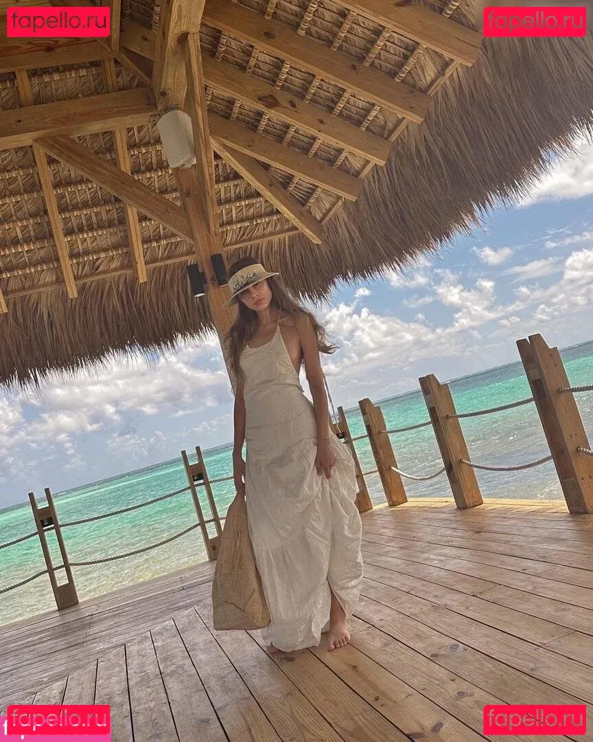 Xenia Tchoumitcheva Onlyfans Photo Gallery 