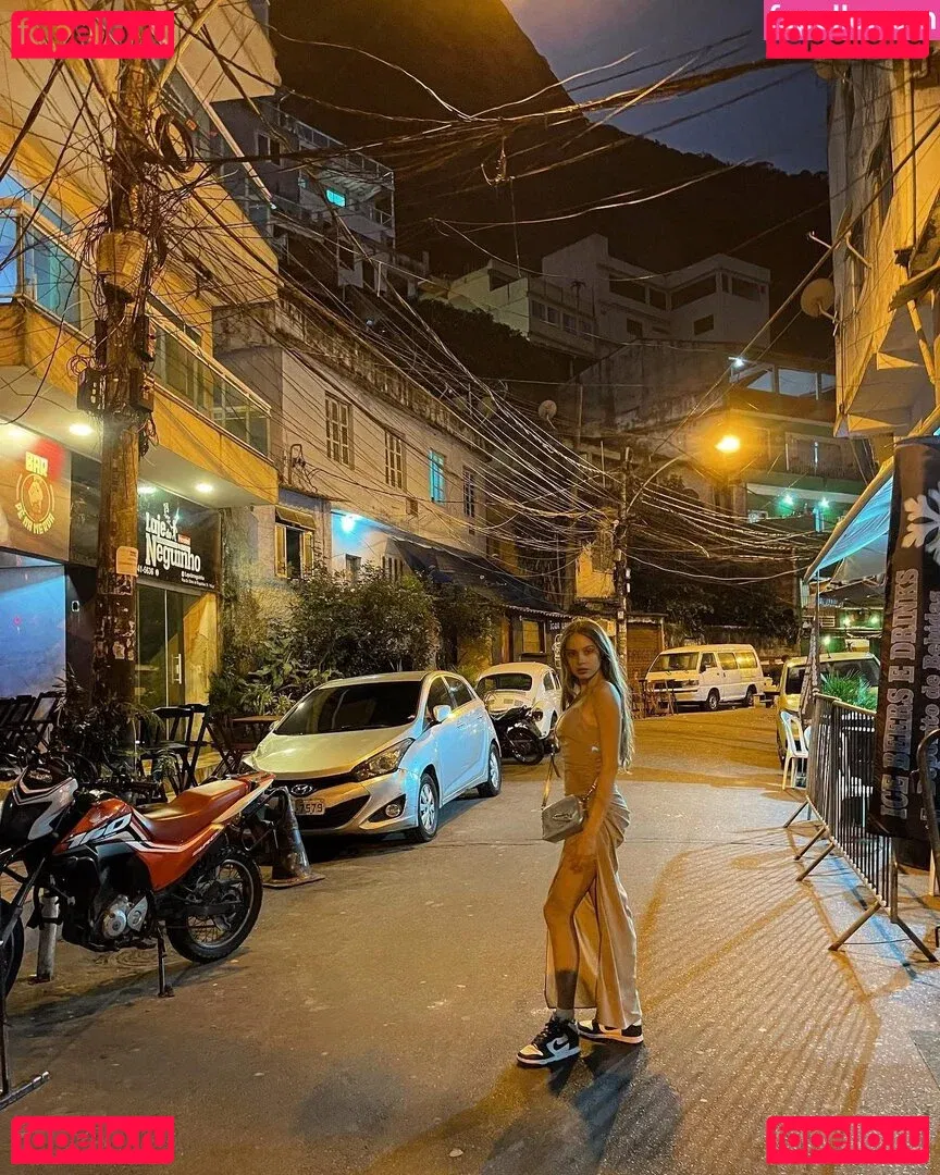 Xenia Tchoumitcheva Onlyfans Photo Gallery 