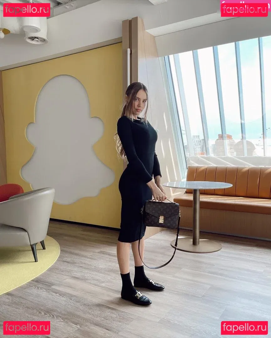 Xenia Tchoumitcheva Onlyfans Photo Gallery 